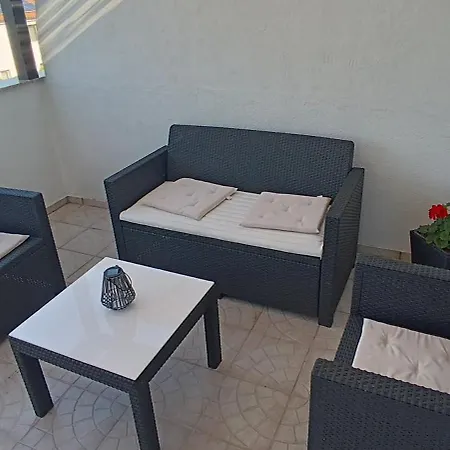 Apartment Brzac *