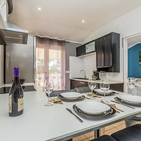 Apartment Brzac * Brzac