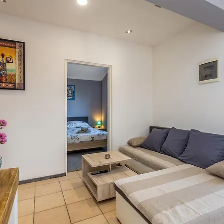 Apartment Brzac *