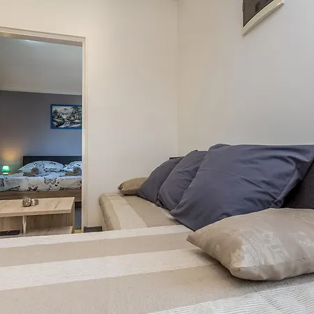 Apartment Brzac 아파트